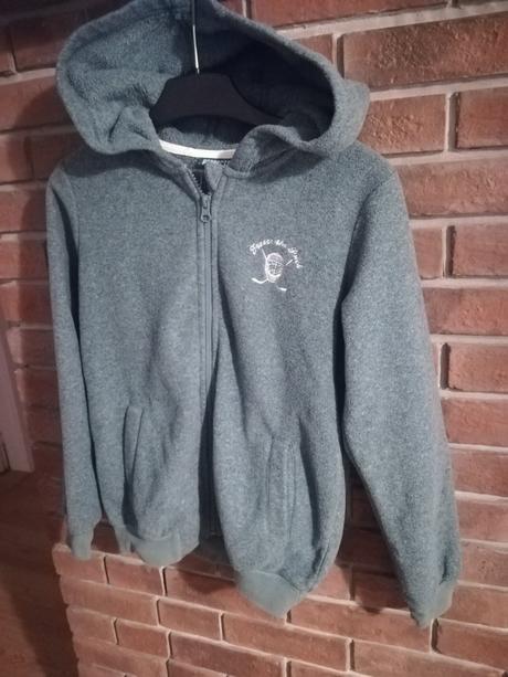 Mikina s kapucňou, 134