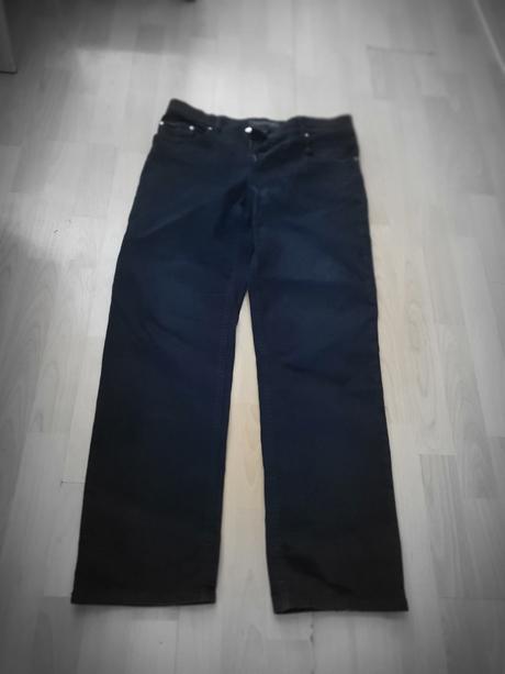 Predám čierne pánske rifle veľ. 32, 32