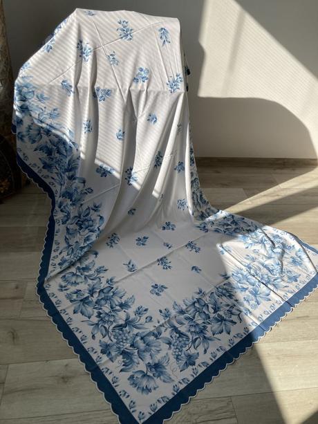 Bavlnený obrus s modrým vzorom,, 