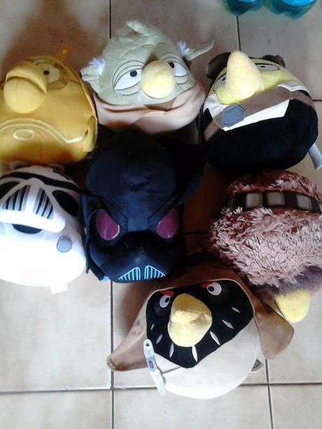 7 plysovych postaviciek., 