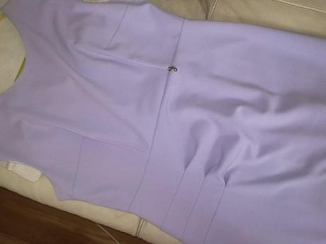 Elegantné lila saty, 46