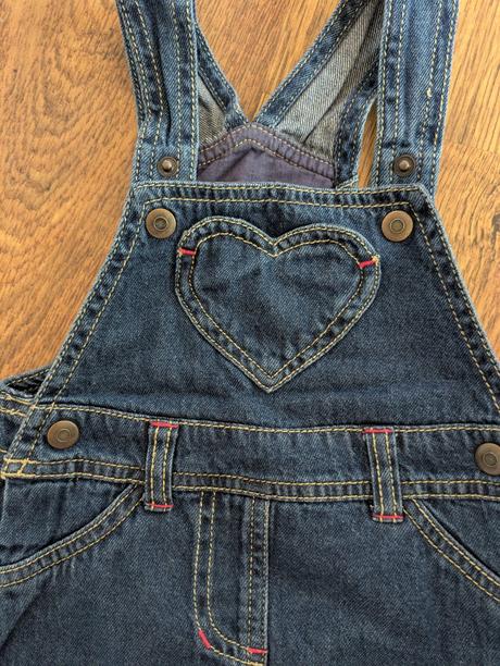 Riflové šaty srdiečko, lupilu,80