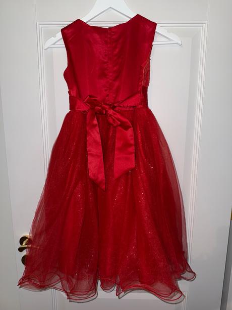 Slávnostné šaty, 140