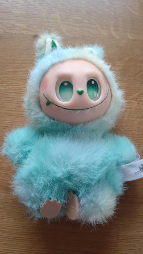 5 ks postavičky + oblečky, 