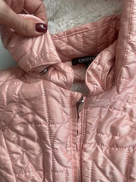Tepla bunda, dkny,86