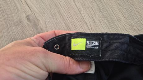 Šiltovky, nike