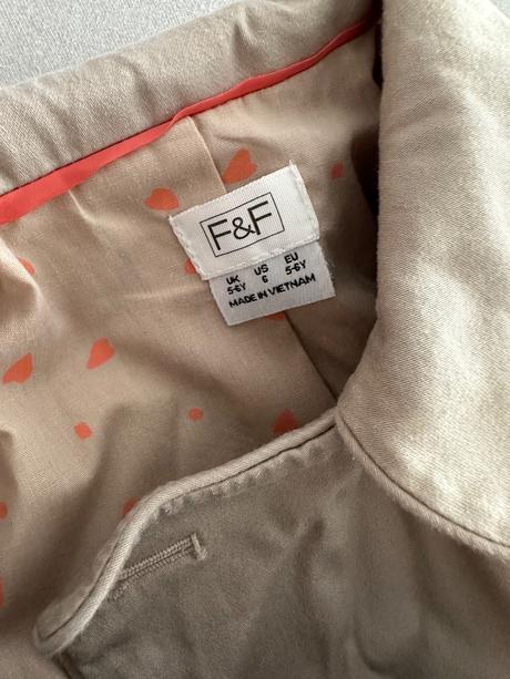 Hnedý trenčkot, f&f,116