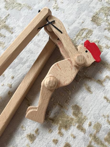 Drevena tradicna hracka,