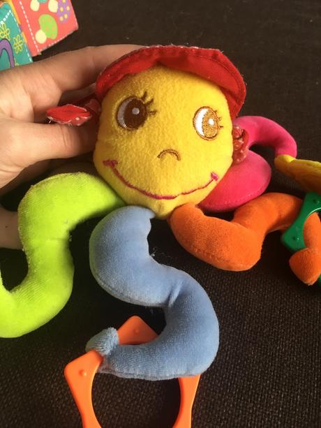 Prvé hračky fisher price hryzatka aj na zavesenie,