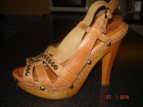 Kožené sandálky frye, 37