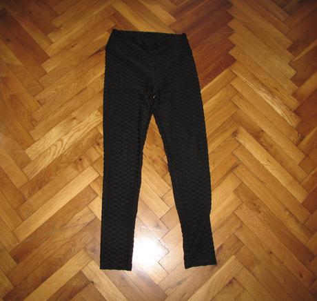 Vrúbkované legíny, m