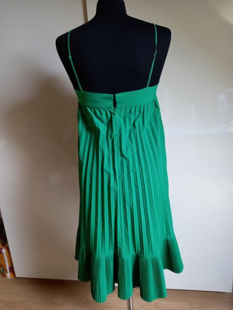 Asos šaty zelene, 38