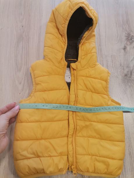 Uni žltá zateplena vesta, f&f,86