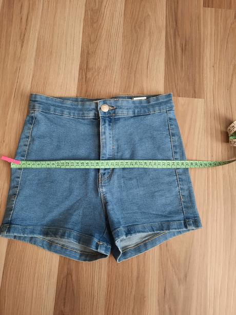 Šortky, sinsay,36