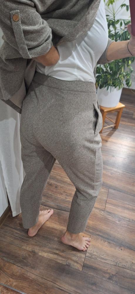 Komplet sako nohavice so zamykmi vel 36/38, reserved,m