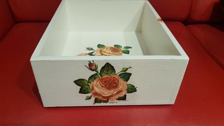 Ozdobne drevena krabicka, 