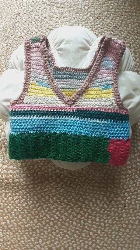 Háčkovaná vestička crop, xs