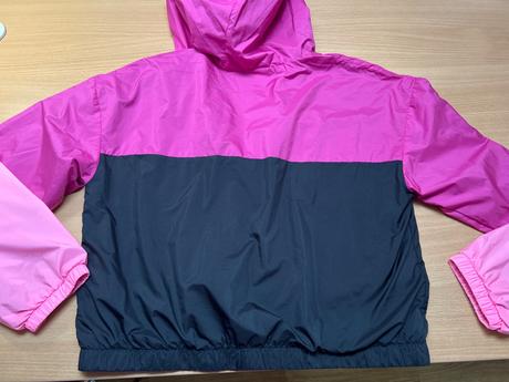 Športová ľahká vetrovka, značka 4f, 152