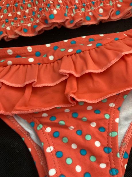 Moderné plavky s volánikmi, 110