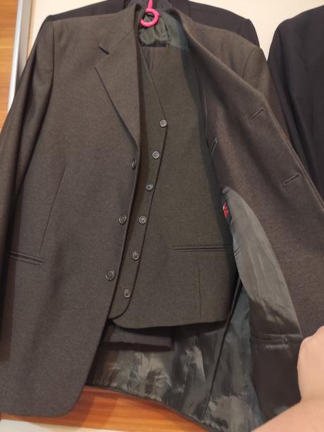 Pánsky oblek aj pre poľovníkov, 50