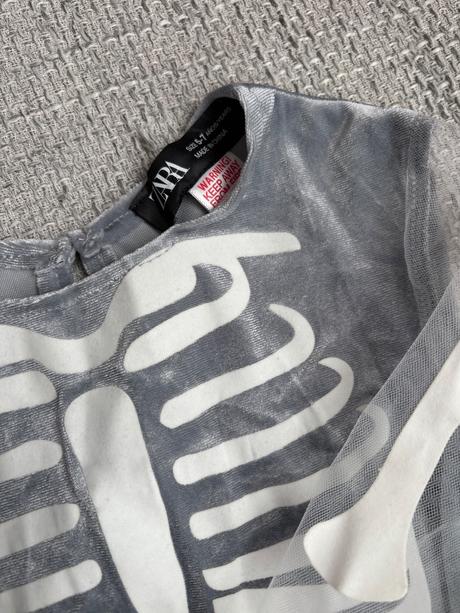 Kostým kostra zara, 