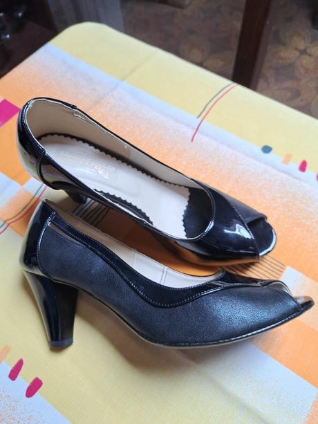 Spoločenské topánky, 39