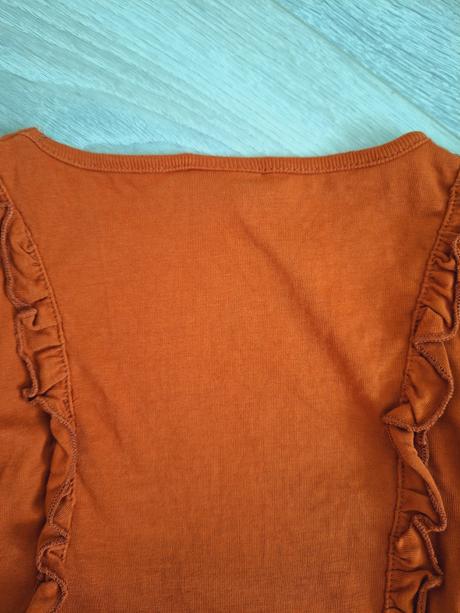 Terakotové šaty, gate,110