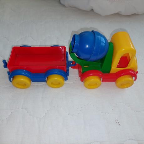 Autá pre najmenších 4 ks + prives, 