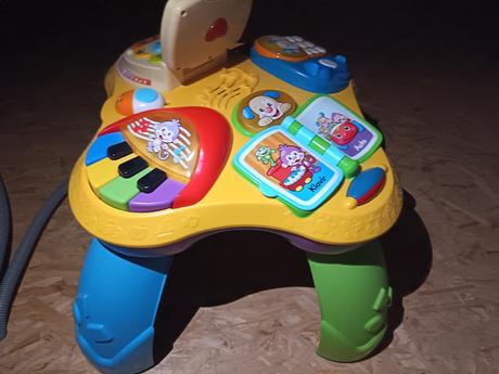 Fisher price interaktívny stolík, 