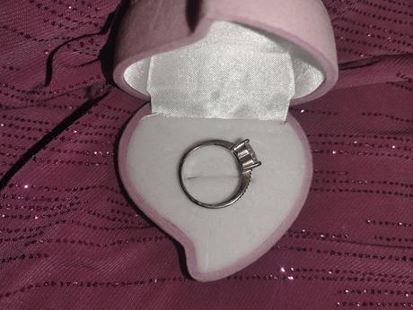 Zasnubny srdieckovy prstienok, 