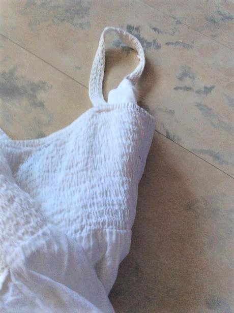 Tričko s háčkovaným motívom, s