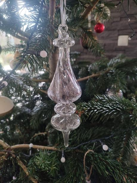 Priesvitná ozdobka,