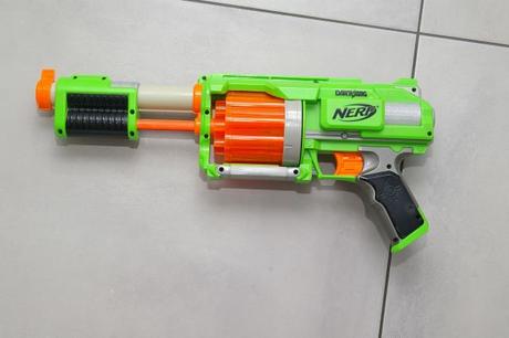 Pistol nerf, 