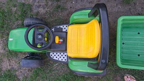 Traktor peg-perego na baterku,