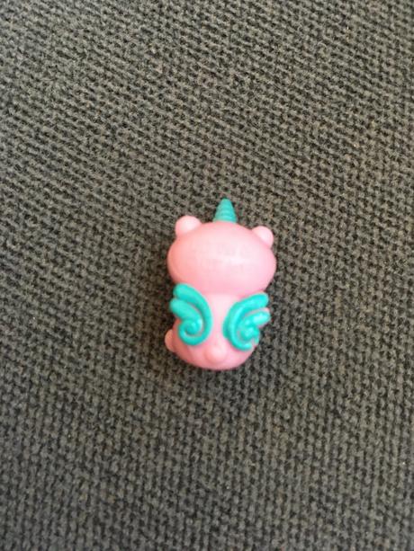 Malá figúrka z guličky,