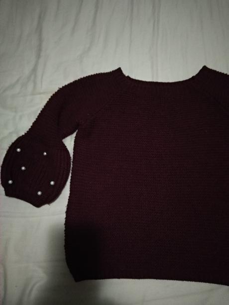 Svetrík bordový s perličkami, 116