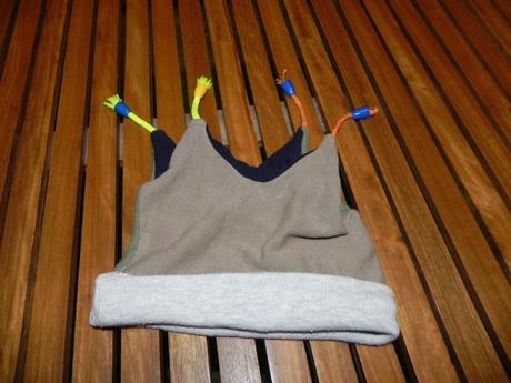 Štvorcípa čiapka, zn. mona, 80