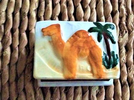 Keramický držiak na zápalky na kozub, 