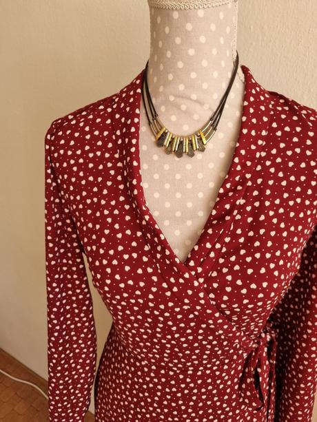 Bordové zavinovacie šaty oasis m so srdiečkami, m