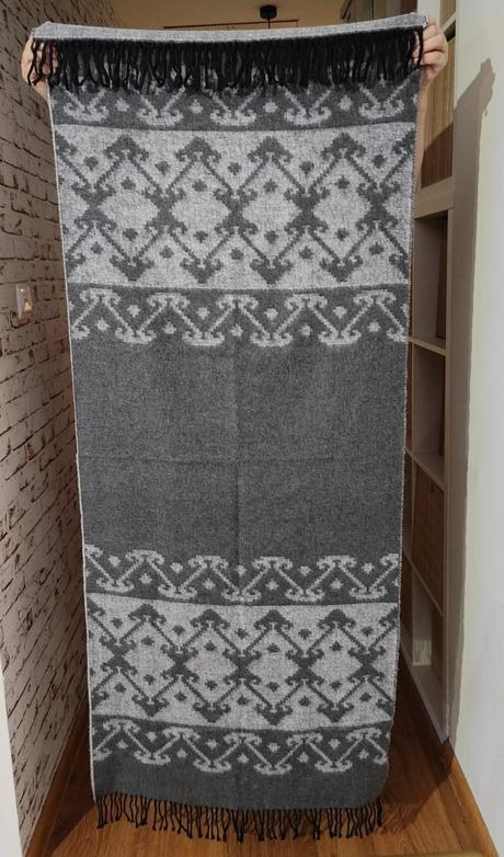 Veľký obojstranný šál, 