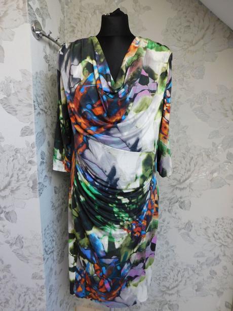 Luxusne upletove šaty, 46