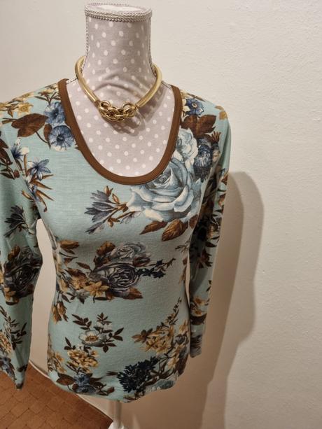 Upletovy twinset 38, 38