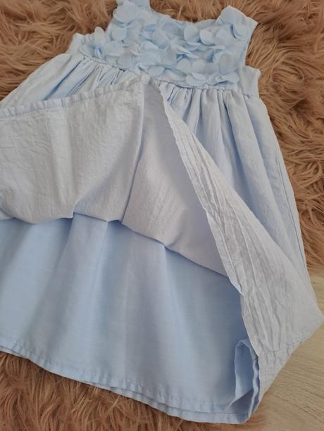 Rozkošné šatičky, 98