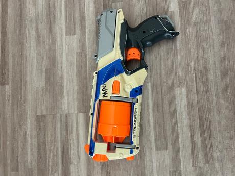 Nerf strongram, 