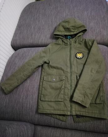 Predĺžená kabátik v top stave, 134