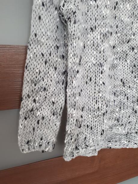 Zaujímavý svetrík, l