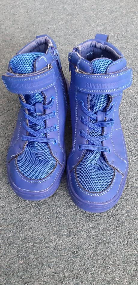 Tenisky členkové, 33