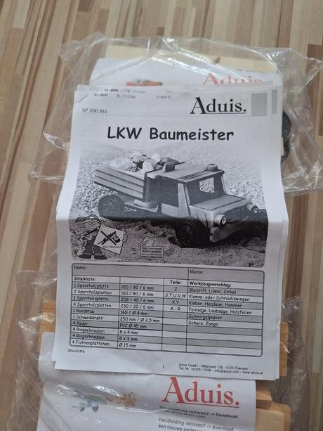 Drevena skladacka aduis,