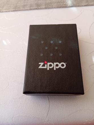 Zippo zapaľovač,