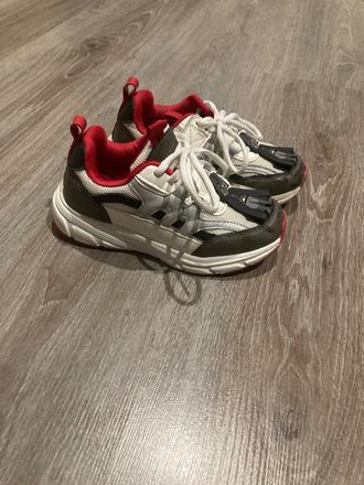 Tenisky zn. reserved vel. 30, reserved,30